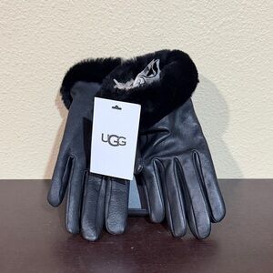 NWT UGG Size Small Black Leather Gloves with Fur Trim